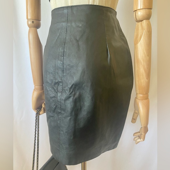 🪩SALE🪩VINTAGE 1990'S LEATHER BUTTON FRONT MINI SKIRT - Picture 4 of 5